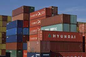 تجارة عمان ترجح تأثر سلع أساسية بارتفاع أجور الشحن البحري