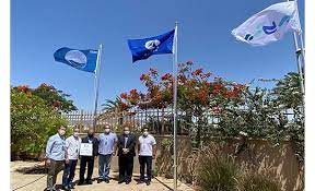 رفع العلم الأزرق البيئي في 3 مواقع داخل أيلة