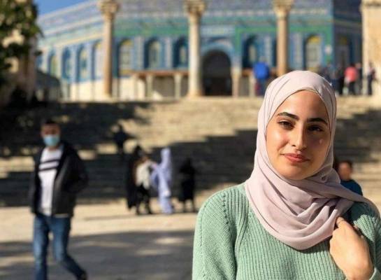 اعتقال الناشطة المقدسية منى الكرد  فيديو