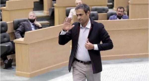 النواب يوافقون على فصل أسامة العجارمة