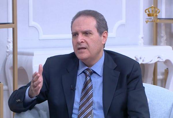 الهواري يصدر تعليمات منع التدخين في الأماكن العامة