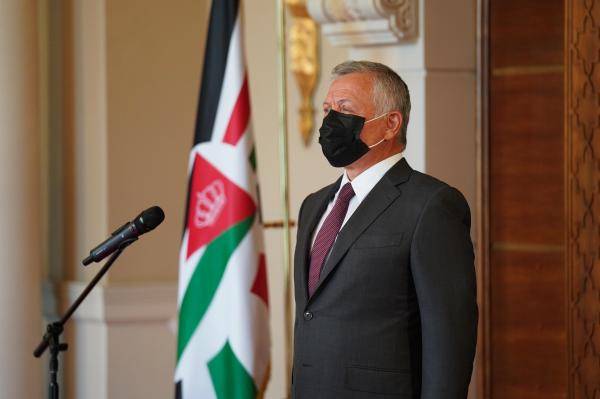 الملك يتقبل اوراق اعتماد سفراء عدة دول