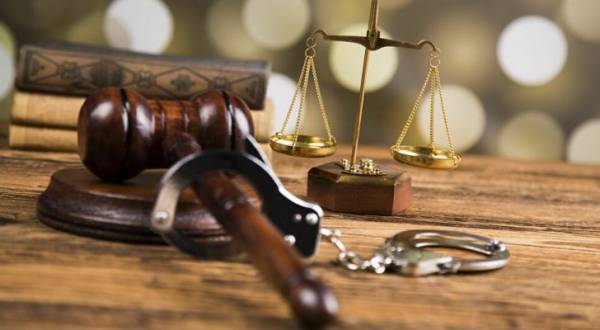 صلح عمان تنظر في قضية فساد في هيئة مستقلة وقضية تلاعب ببطاقة بيان