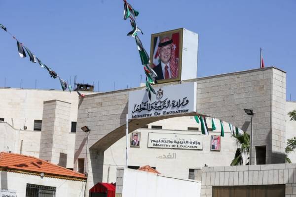 “التربية”: نقل مراكز امتحان “التوجيهي” من المناطق المعزولة