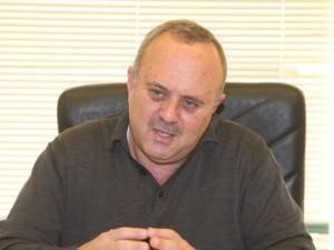 طارق الطباع يقدم شرحاً مفصلاً عن واقع قطاع السيارات وقطع الغيار في الاردن ..(تفاصيل)