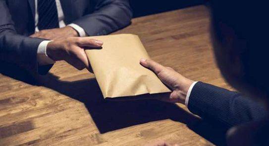 احالة موظف في امانة عمان الى المدعي العام بعد تلقيه رشوة ..(تفاصيل)