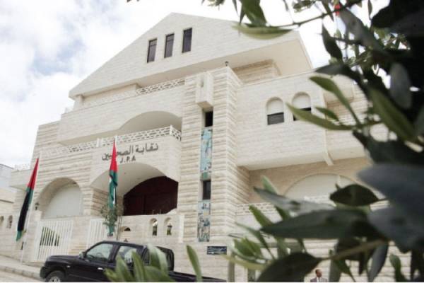 الأولوية في عمل  إسكان الصحفيين  شراء الأراضي والعقارات وتوفيرها بالتكلفة للمشتركين فيه