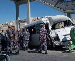 إصابة (29)شخص اثر حادث تصادم ما بين حافلتين في الزرقاء