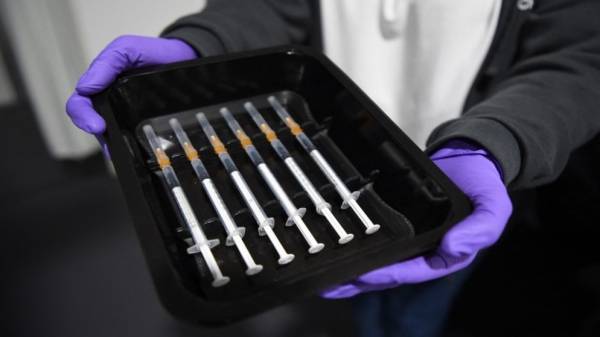 بدء اعطاء لقاحات كورونا لمن تزيد اعمارهم عن 40 عاما دون موعد مسبق