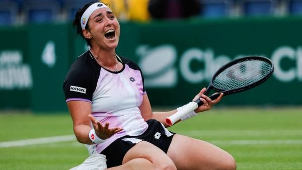 بطولة ويمبلدون: أنس جابر تبلغ الدور الرابع بفوز صاعق على موجوروزا