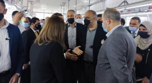 هل يقود الرئيس حملة دعاية وعلاقات عامة