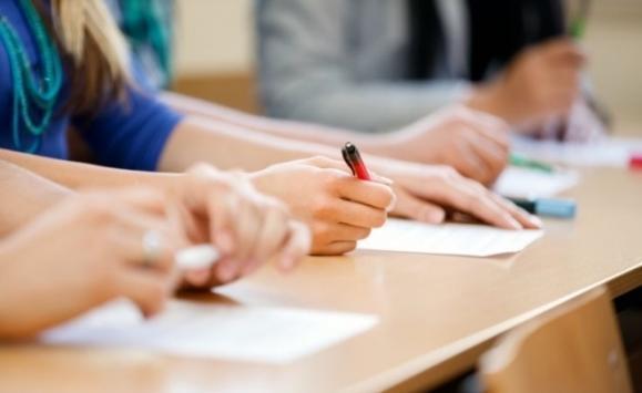 الدكتور العريني: واضع أسئلة الفيزياء مجنون أو حاقد