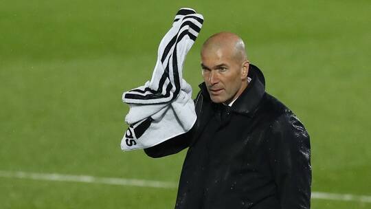 زيدان يضحي بعروض من إنجلترا والخليج وآسيا من أجل تحقيق حلمه