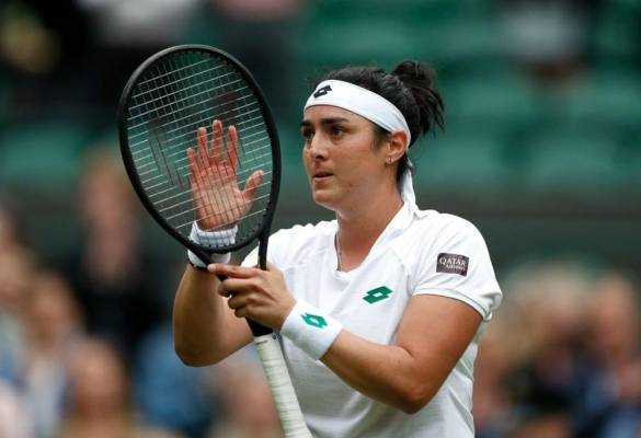 أنس جابر تعرض مضربها للبيع لمكافحة وباء كوفيد19 في تونس