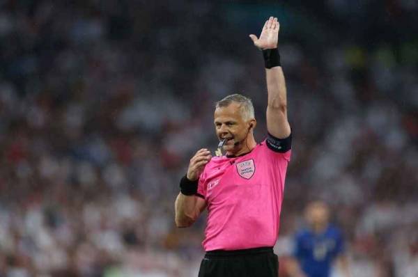 تعرف على أغنى حكم في العالم الذي أدار نهائي أمم أوروبا