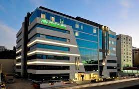 نجل المتوفية في مستشفى الجاردنز يهدد بكشف فيديوهات تكذب فراس الهواري ومدير المستشفى