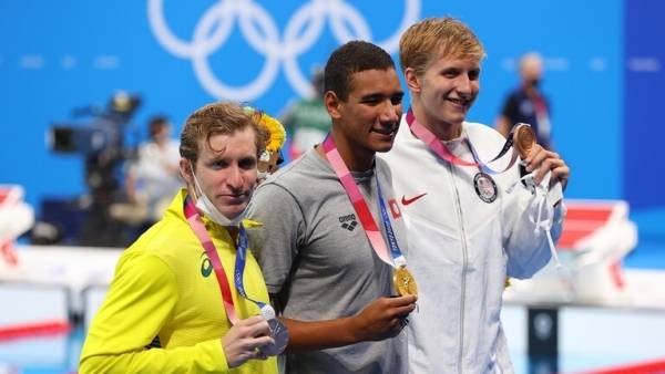 القرش الذهبي الأمريكي فيلبس يعلق على معجزة الحفناوي