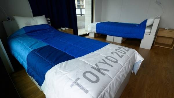 هجوم ياباني كبير على رياضيين إسرائيليين بسبب تصرفاتهم مع الأسرّة المضادة للعلاقات الحميمة