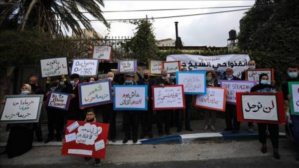 العليا الإسرائيلية تجمّد قرار إخلاء ثلاث عائلات من حي الشيخ جراح