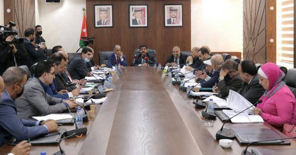 المشتركة النيابية تواصل مناقشة قانون البلديات واللامركزية