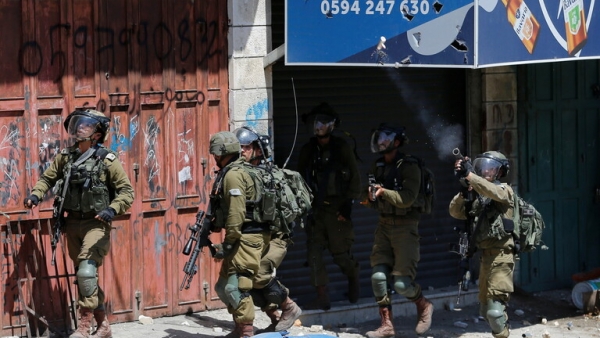 اصابة أربعة فلسطينيين خلال مواجهات مع الاحتلال في بيتا