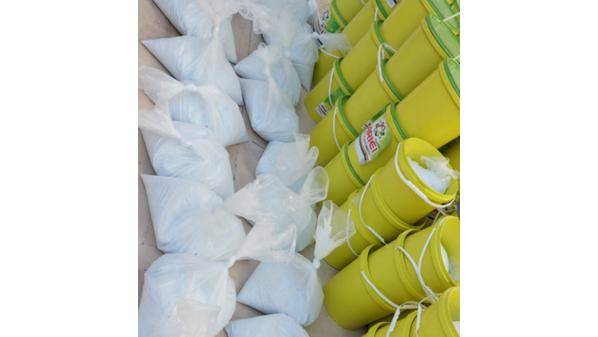 البيئة تضبط مشغلا غير مرخص لصناعة مسحوق غسيل مقلد