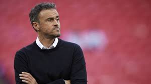 إنريكي يطالب لاعبي إسبانيا بالاستمتاع أمام البرازيل