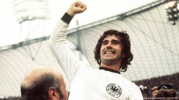 وفاة أسطورة كرة القدم الألمانية جيرد مولر