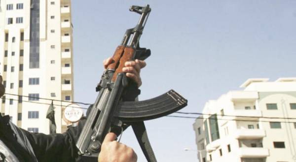 رصاصة طائشة أثناء احتفال بنتائج التوجيهي كادت ان تقتل مواطن  صورة