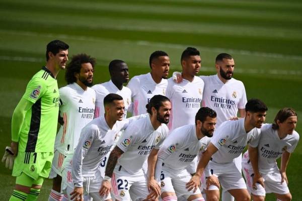 نجاة لاعبي ريال مدريد من الموت المحقق .. تفاصيل وفيديو