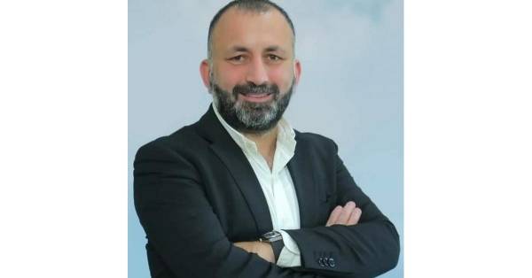 الحوامدة يكافئ طائرة الوحدات