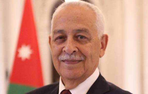 العيسوي ينقل تعازي الملك إلى الخصاونة والحياصات وعبيدات