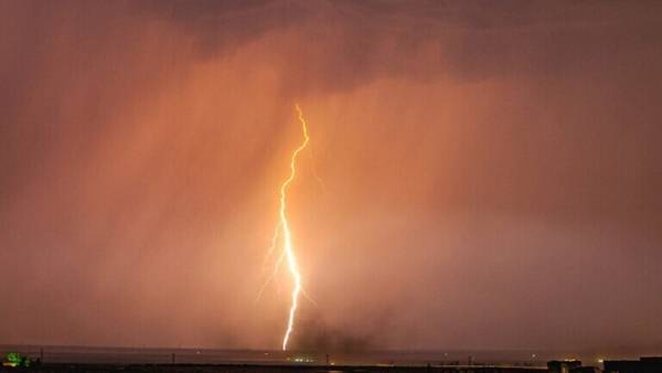 صاعقة برق تنهي حياة مدرب كرة قدم بلغاري