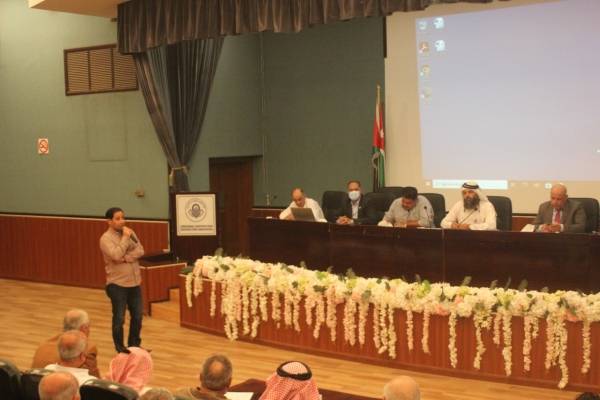 وقفة احتجاجية ضد قرارات مجلس نقابة المقاولين .. واليعقوب يوضح (صور)