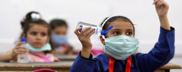 بعد إنقطاع دام لنحو عام ونصف.. أكثر من مليوني طالب يلتحقون بمدارسهم غداً