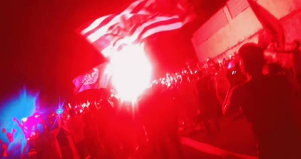 جماهير الفيصلي تحتفل باستقالة الادارة