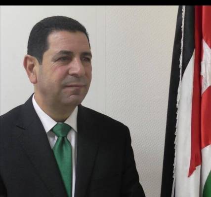 السيرة الذاتية لرئيس مؤقتة الفيصلي أبو قاعود