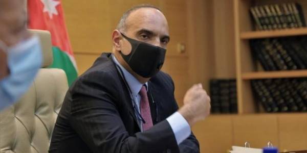 أمر دفاع جديد يحدد الدخول للدوائر الحكومية