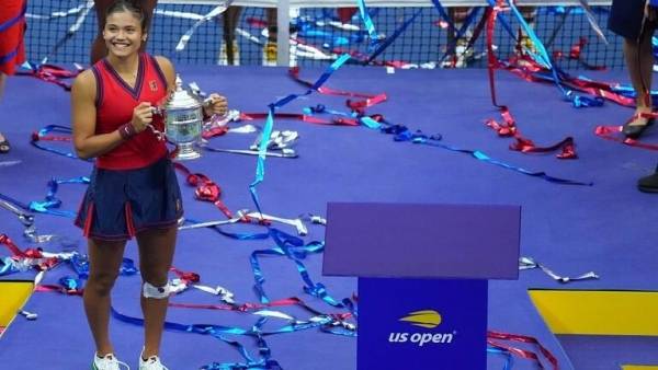 اليافعة رادوكانو تكتب التاريخ في بطولة أميركا المفتوحة