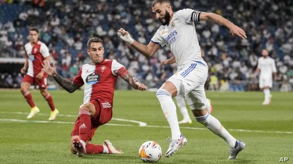 ثلاثية بنزيمة تعيد ريال مدريد لصدارة الدوري الإسباني