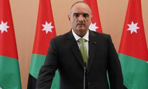 العزة يكتب : الرئيس الخصاونة والأزمات المتنقلة