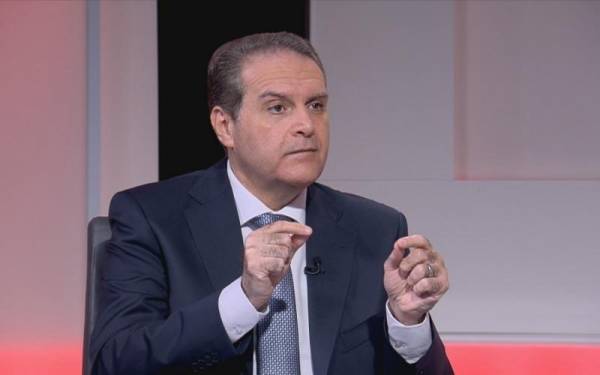 الهواري أمام الملك: لا نقص بالأموال بل تقصير إداري