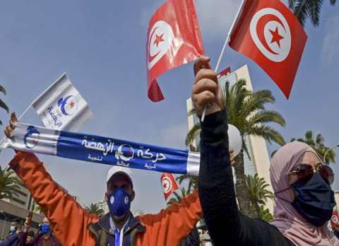 ضربة قوية ومفاجئة.. استقالة أكثر من 100 قيادي بارز من حركة النهضة التونسية واعتراف صريح بالفشل في إصلاحات والخيارات