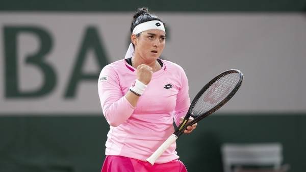 أنس جابر تتحدث عن إنهاء عقدة سفيتولينا وإنجازها العربي الجديد