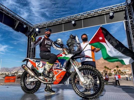 قطر تفك الحظر عن البطل السبع  و تعيده لأرض الوطن