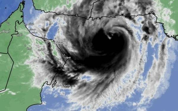 خبير: اعصار شاهين قد يرفع اسعار النفط 10