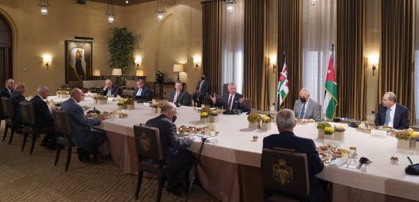 الملك: المرحلة المقبلة مهمة لترجمة مخرجات لجنة تحديث المنظومة السياسية