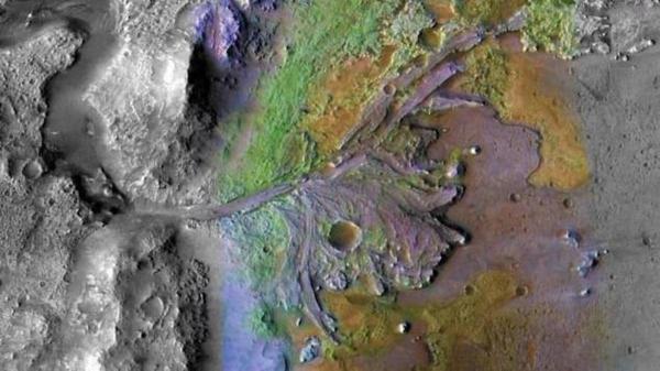 ناسا تنشر صور نهر قديم على سطح المريخ