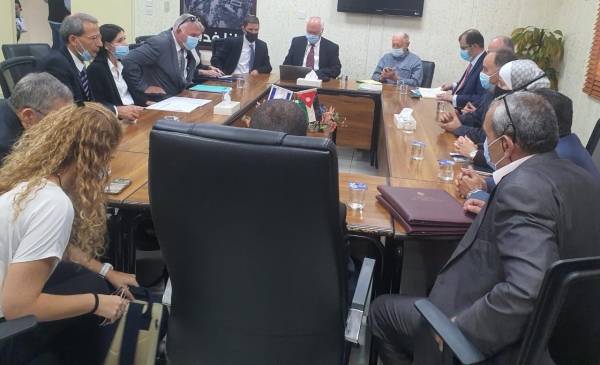 اتفاق سري صباحي بين وزيري المياه الأردني والاسرائيلي