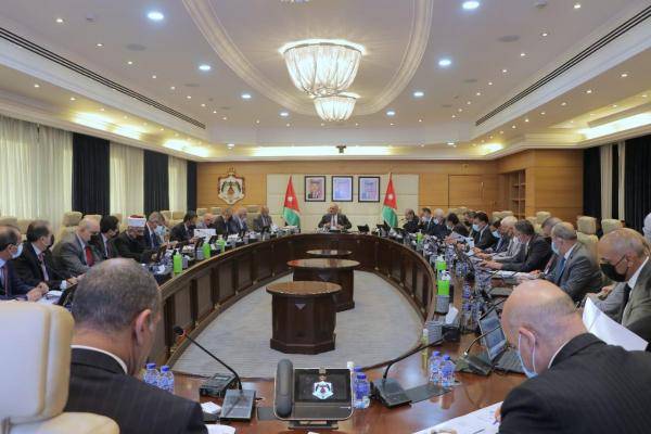 إلى رئيس الوزراء .. لا تنهَ عن فعلٍ وتأتي بمثلهِ !